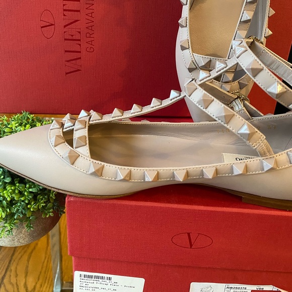 ✨NEW✨ Valentino Rockstud T-strap Ballerina 37 7 - Picture 5 of 5